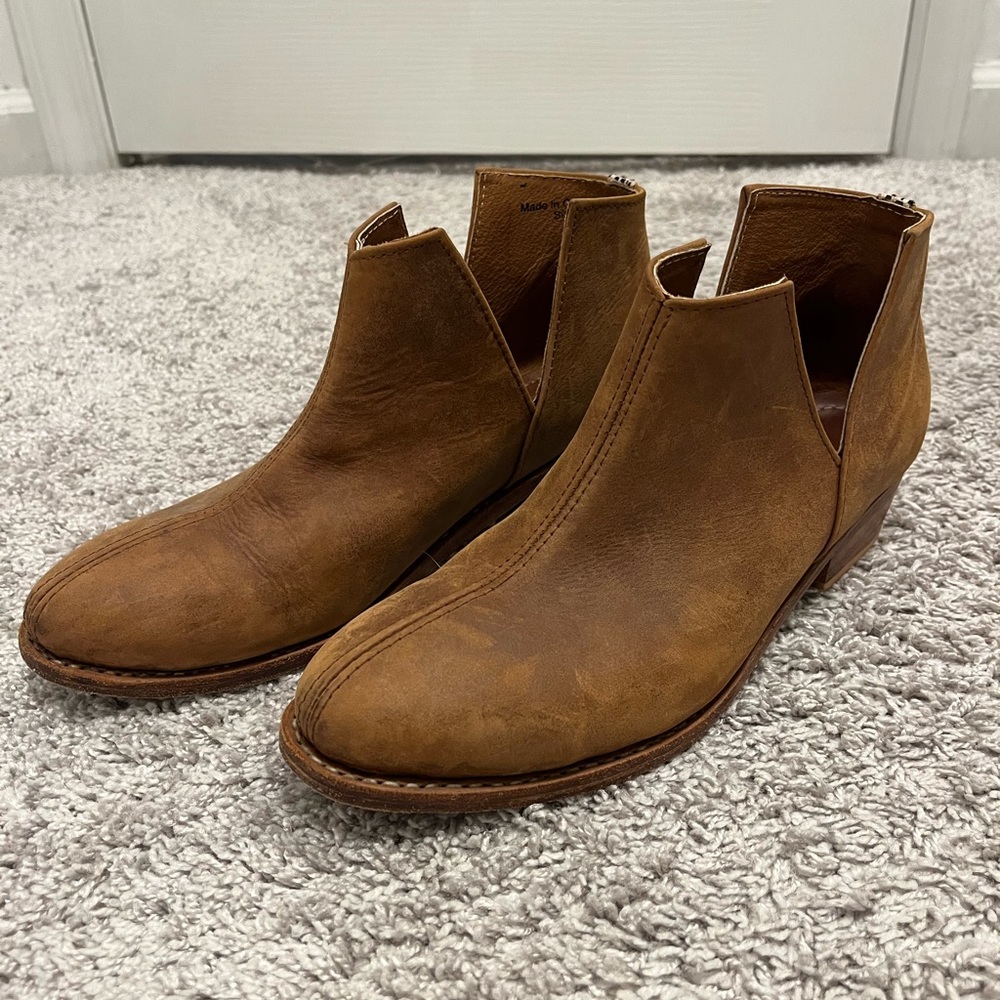 The Root Collective Blythe boots in Chestnut